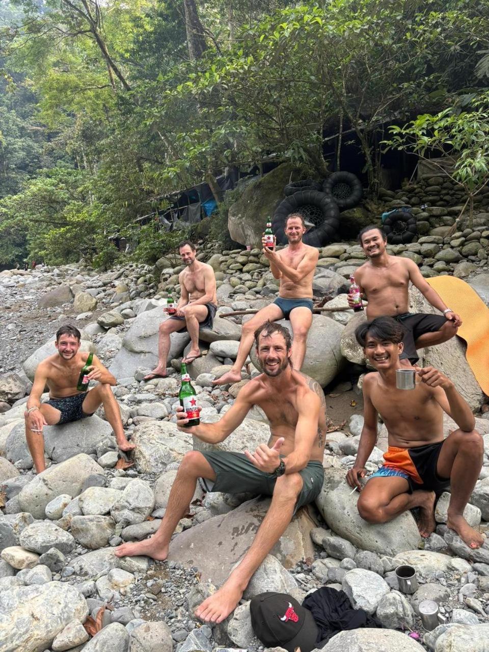 Indra Valley Inn Bukit Lawang Kültér fotó